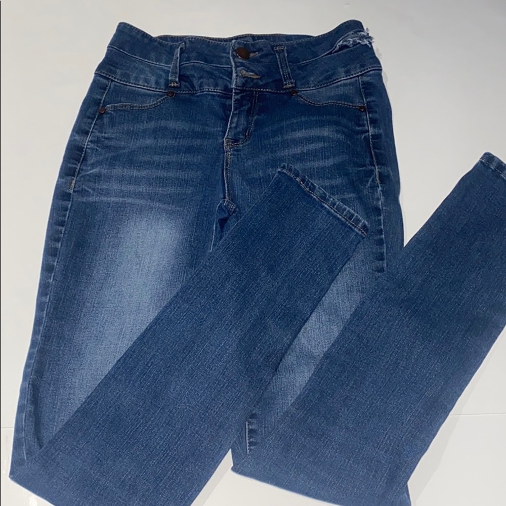 High waisted Medium Colored Jeans